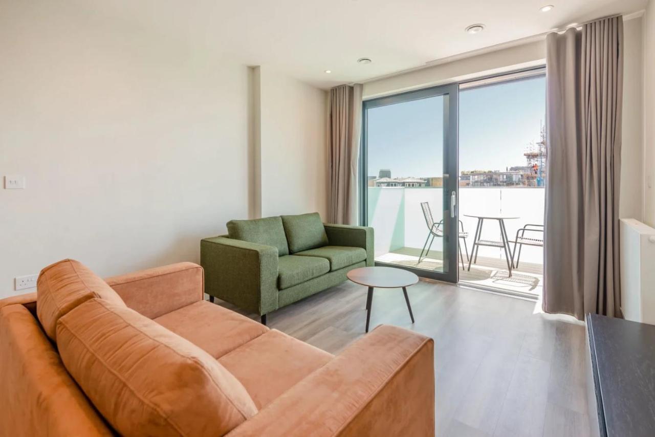 Modern Apartments In Brentford 2 Minutes Walk From Kew Bridge Bagian luar foto